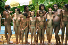 brasileiras nuas em praia de nudismo (14)