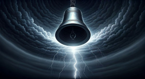 Giant bell in the sky in a violent thunderstorm - G3.jpg