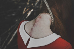 Повешена в красном платье.jpg