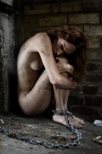 На цепи в камере.jpg