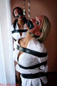 2 в белом повешены.jpg