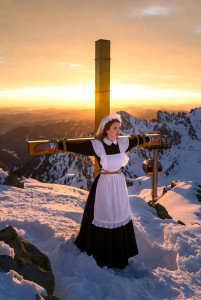 Распята в снегу на вершине.jpg