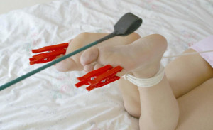 Бастинадо и зажимы.jpg