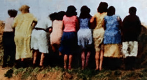Рижские еврейки перед расстрелом.jpg